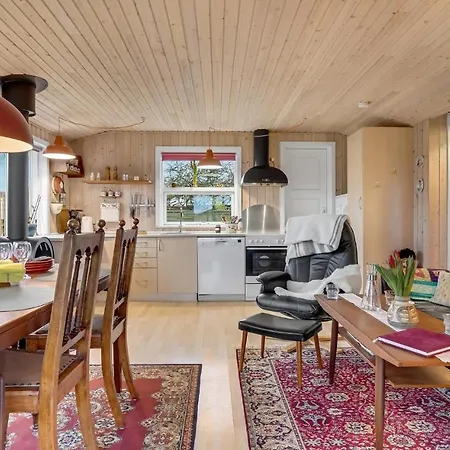 Feriehus 2 Bedroom Beautiful In *